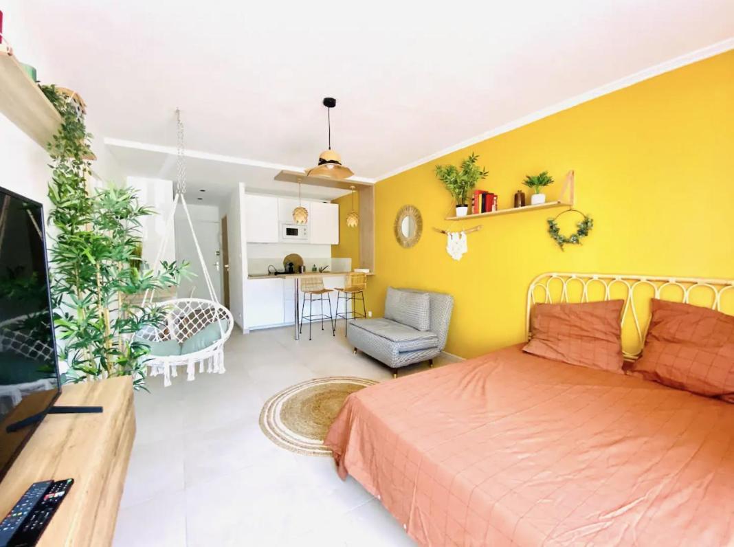 Studio Terrasse & Parking Gratuit En Residence Nimes Exterior foto